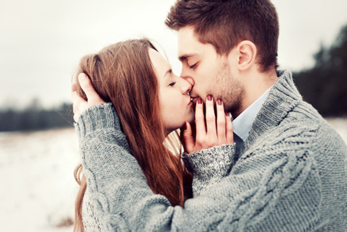 Kissing For The First Time What Does It Feel Like