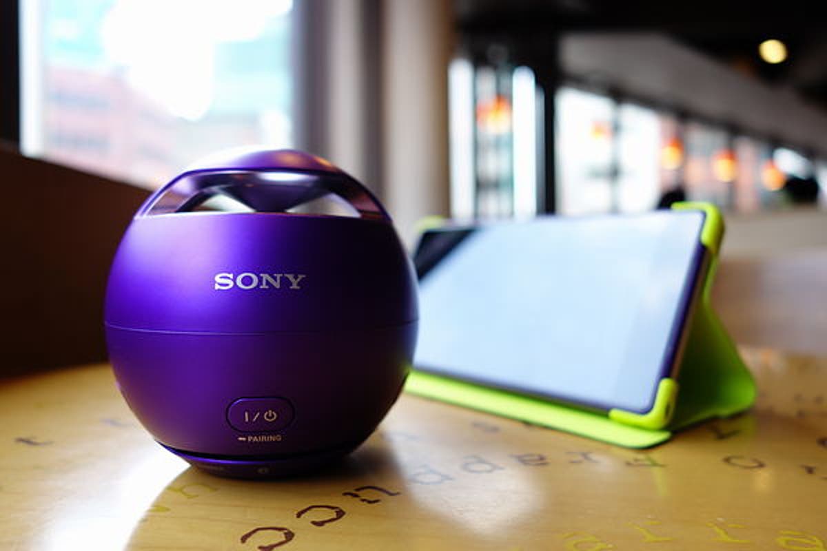 Sony Srs X1 Waterproof Portable Speaker In Video Demo Xperia Blog